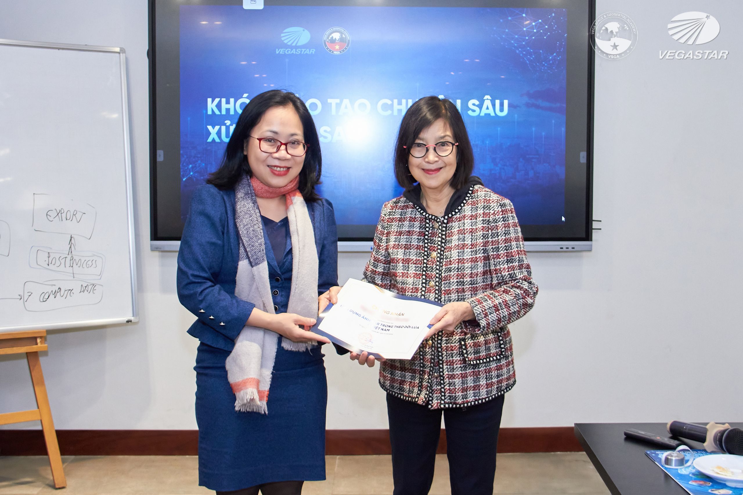 Học viên VSGA nhận chứng chỉ khóa học