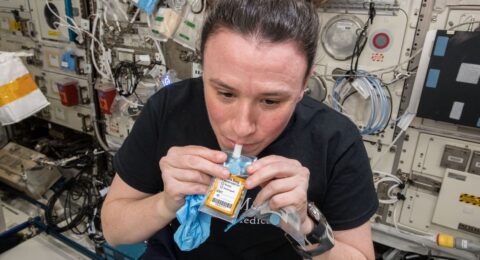 serena_aunon-chancellor-saliva-sample-immunity-study-space-station