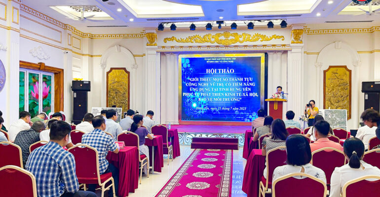 hoi-thao-cong-nghe-vu-tru-GIS-Hung-Yen-VSGA (1)