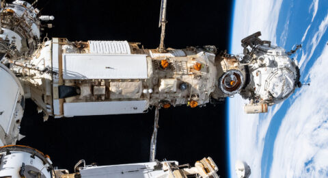tram-vu-tru-quoc-te-ISS-bi-ri-set-vsga-3